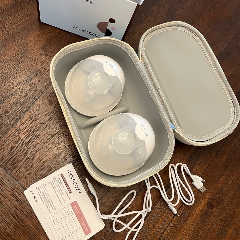 Momcozy M5 double breast pump